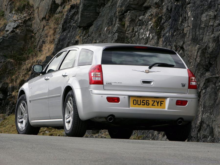  Chrysler 300C Touring 2006 года  (UK) (фото 12 из 30)